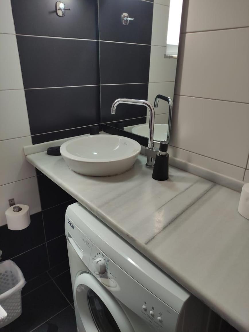Adam Apartments Sarandë Eksteriør bilde
